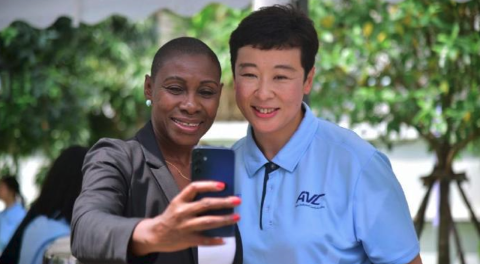 苏扎拉, 意的是, un