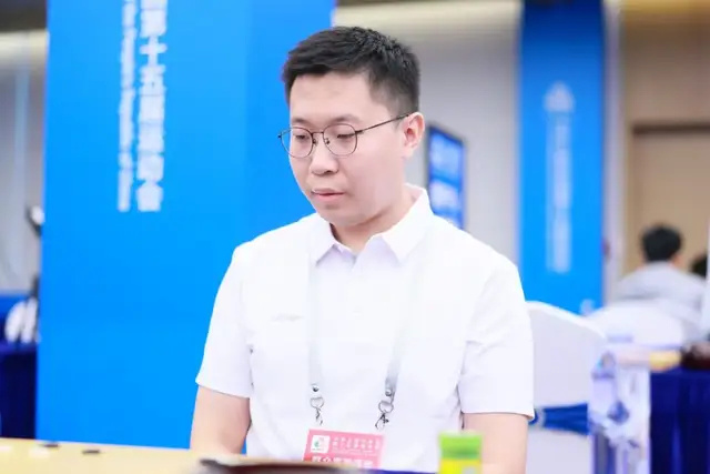 两位棋手, 挂上阵, 左三 两位棋手, 挂上阵, 左三