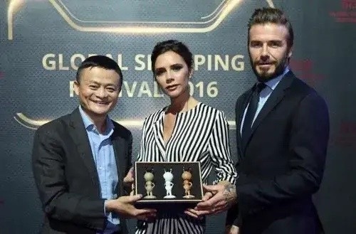 么多巨星, 寒暄, 三个人坐在 么多巨星, 寒暄, 三个人坐在